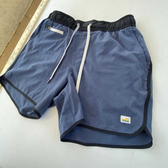 Sold Banks Short Patch Logo Men's Sz Small Hybrid Performance Unlined 5” Inseam - Picture 3 of 12